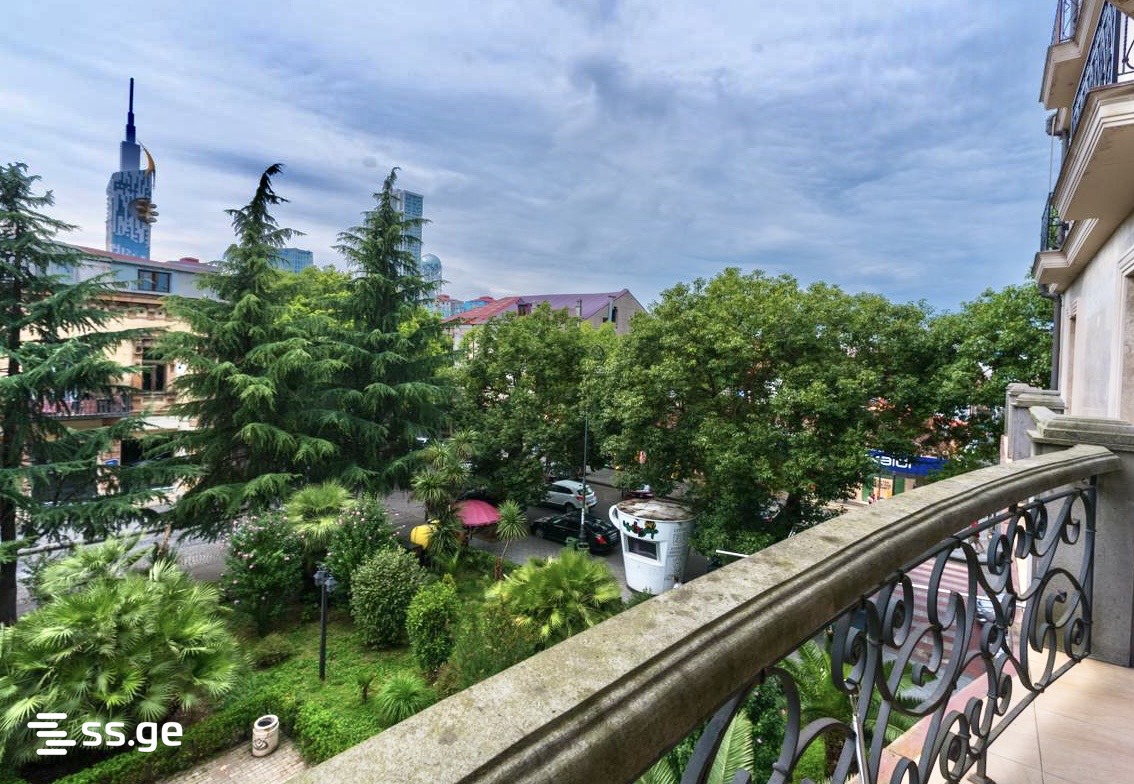 K. Gamsakhurdia st. 24 - 4 rooms