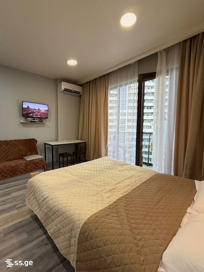 D. Mamuladze st. 13 - 1 rooms