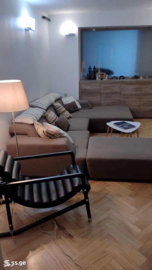 a.wereTlis avenue - 4 rooms