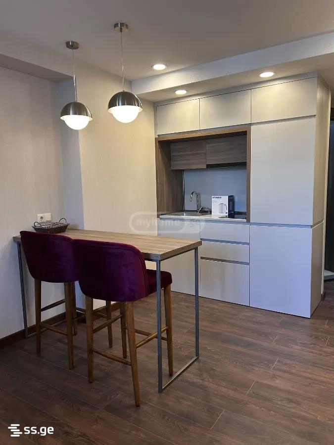 Lech and Maria Kaczynski street 0 - 1 rooms