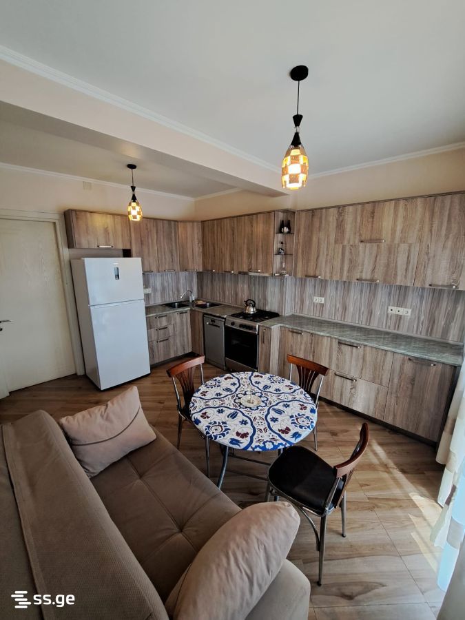 6 - 3 rooms