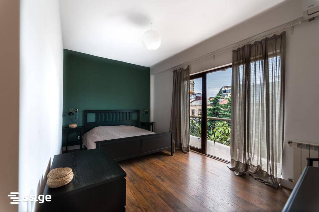 K. Gamsakhurdia st. 24 - 4 rooms