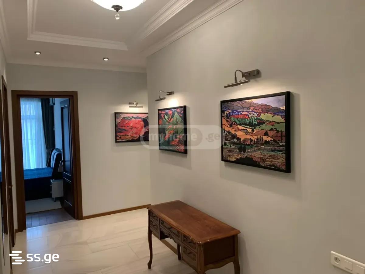 zurab zhvania square 28 - 4 rooms