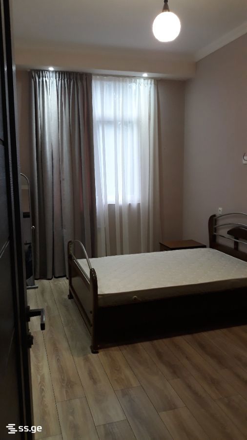 chkondideli st. 38 - 3 rooms