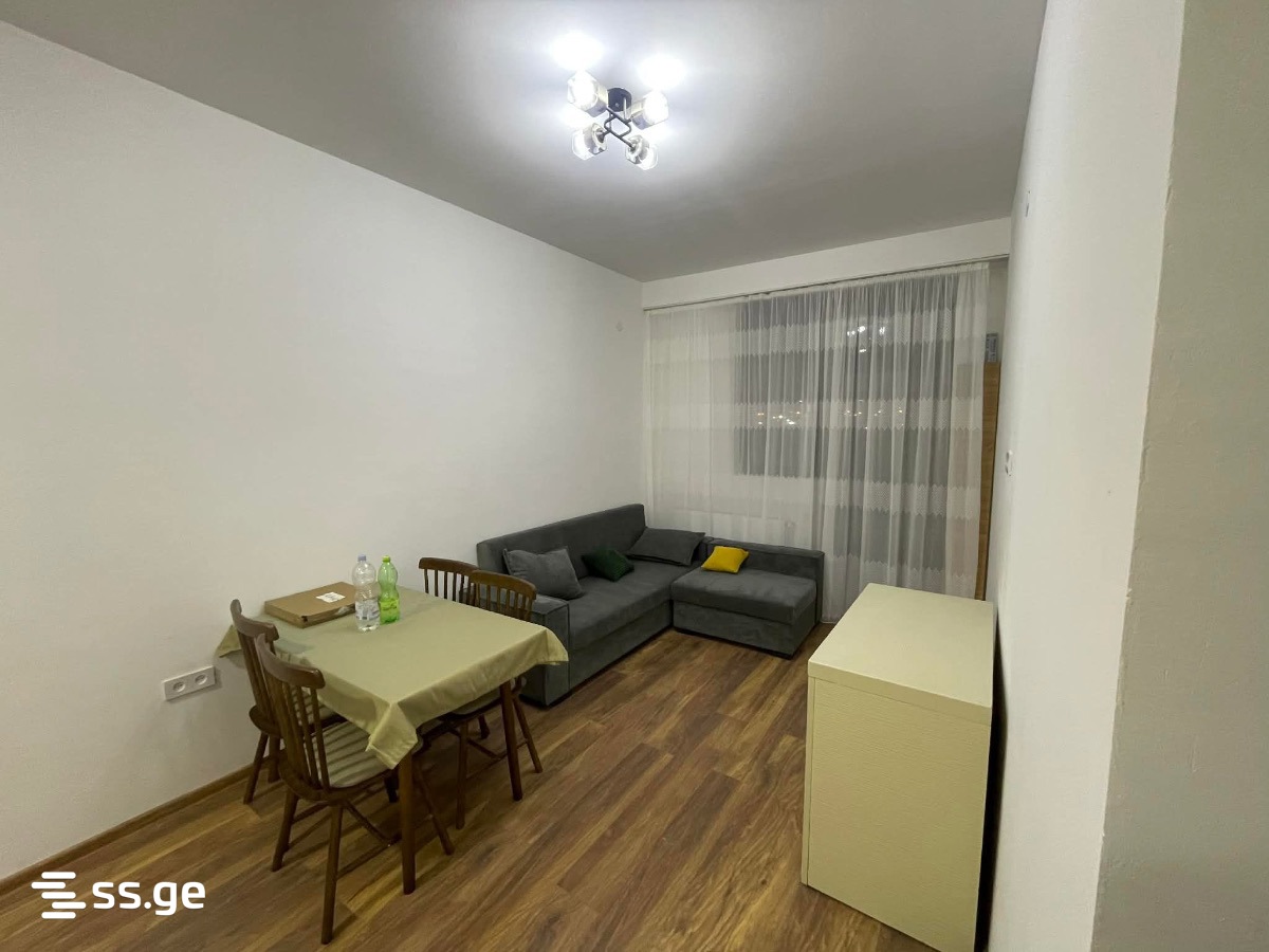 Bob walsh st. - 2 rooms