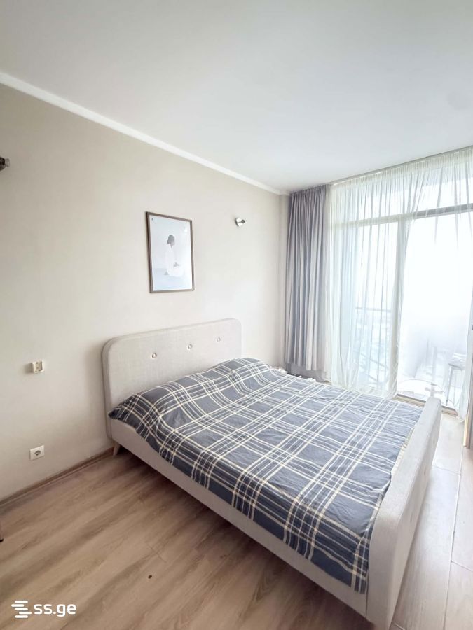 4 - 2 rooms