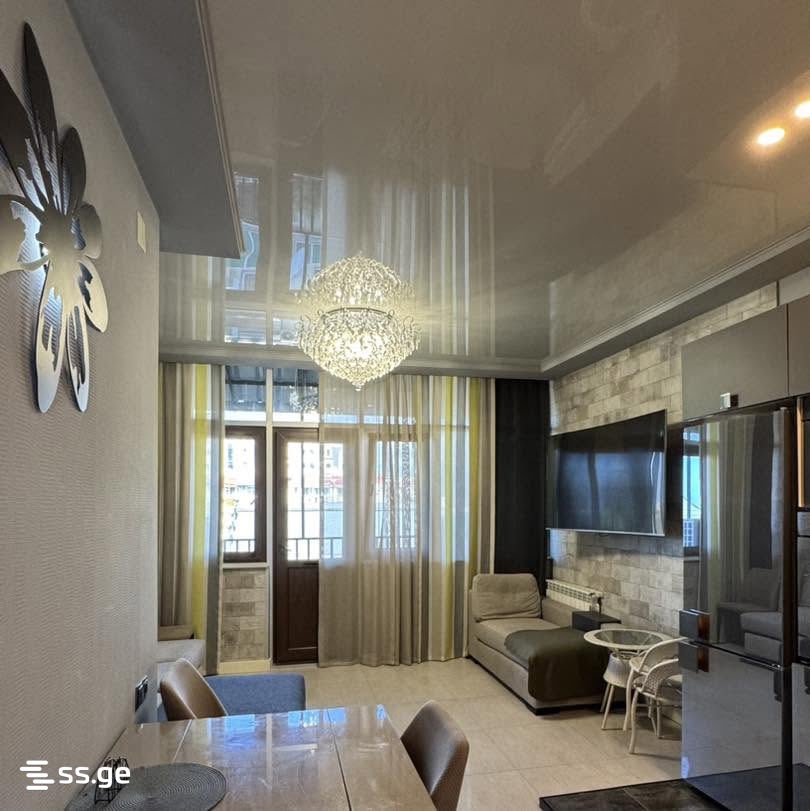 Vazha-Pshavela st. 8 - 4 rooms