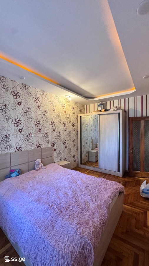 IV Microdistrict - Varketili ვარკეთილისმე-4მკ.რ,მე2რიგი - 3 rooms