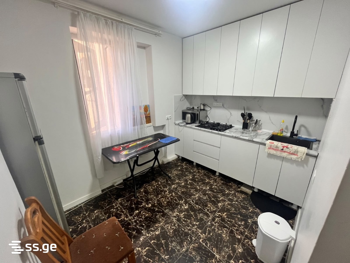 Khimshiashvili st. 37 - 3 rooms