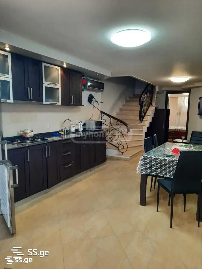 Sh. Rustaveli Ave. 41) 37 - 4 rooms
