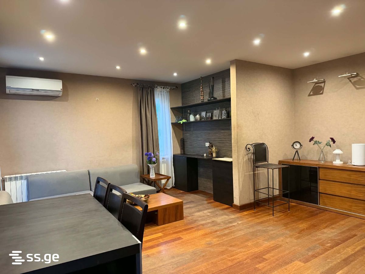 nucubidze st. 221 - 4 rooms