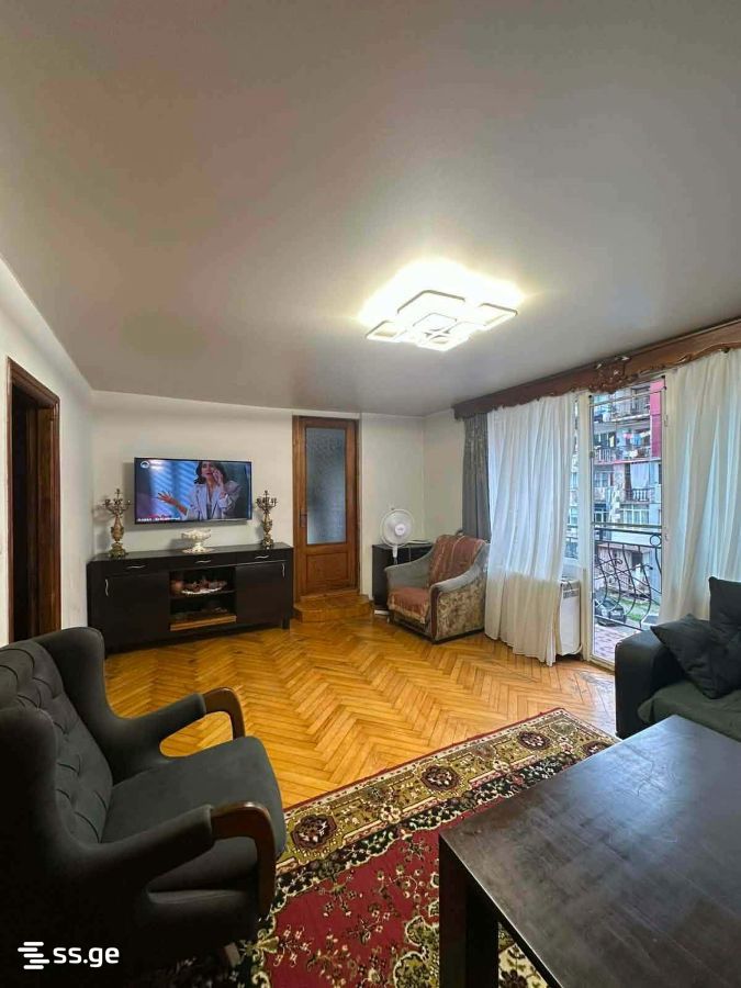 6 - 3 rooms