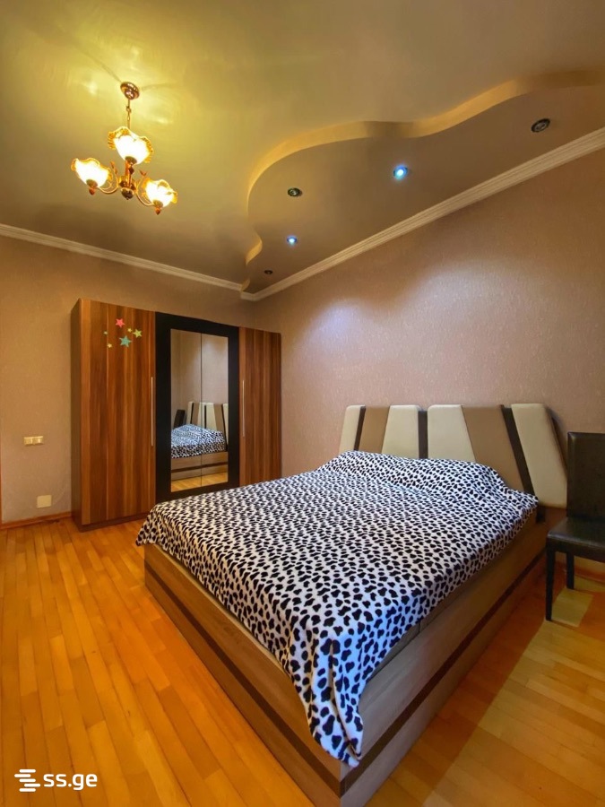 8 - 4 rooms