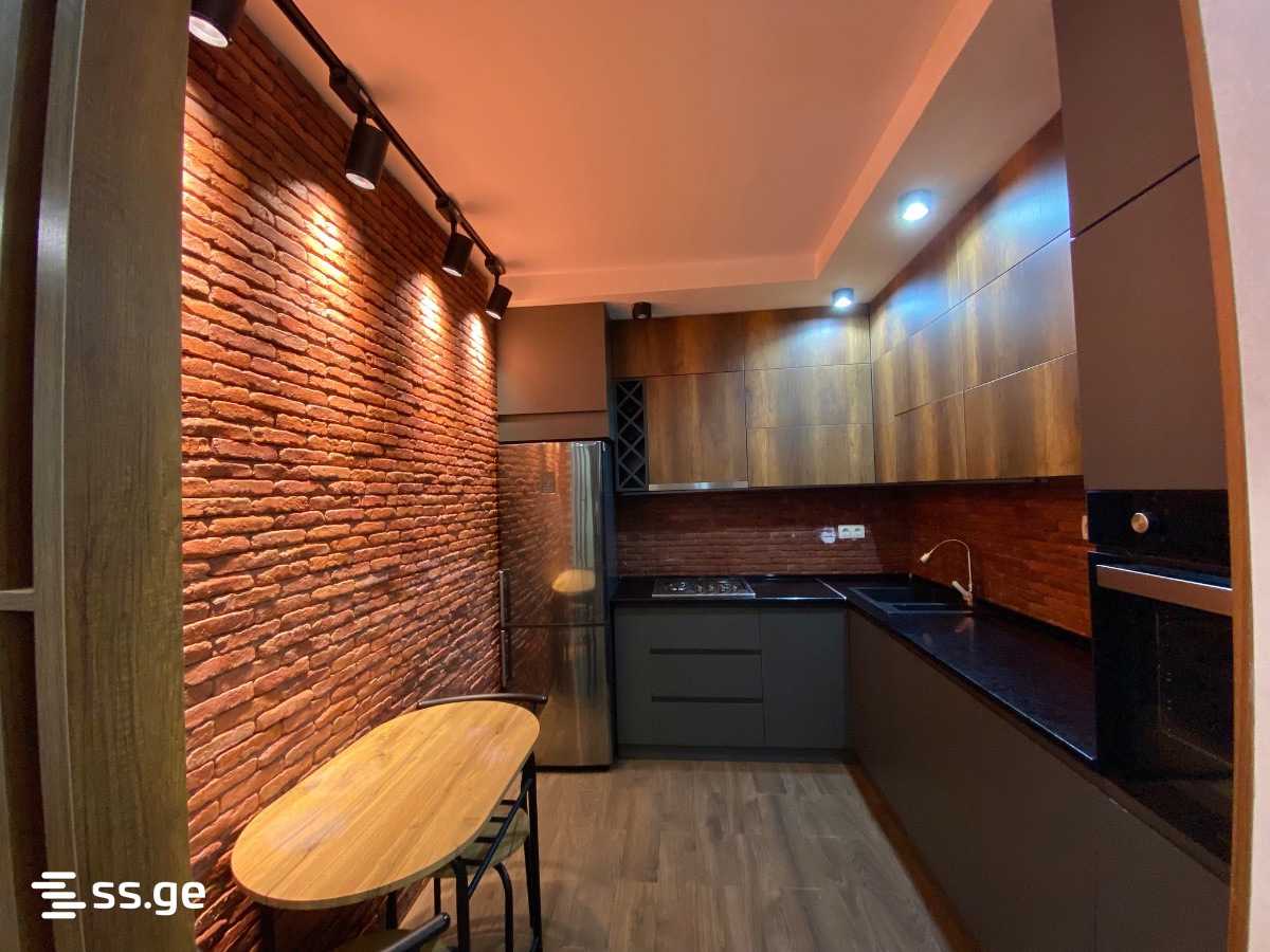 chkondideli st. 111 - 3 rooms