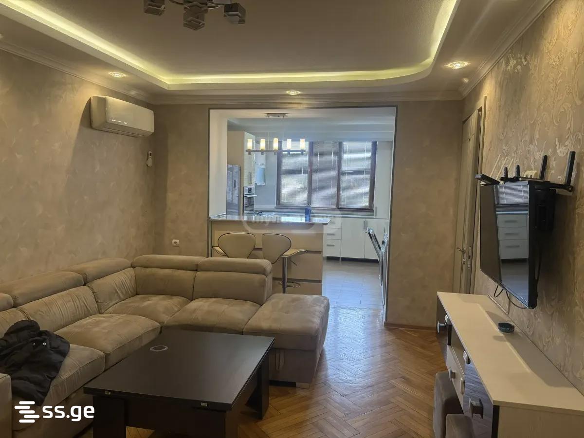 zestaponi st. 8 - 3 rooms
