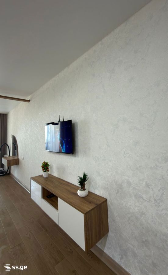 6 - 1 rooms