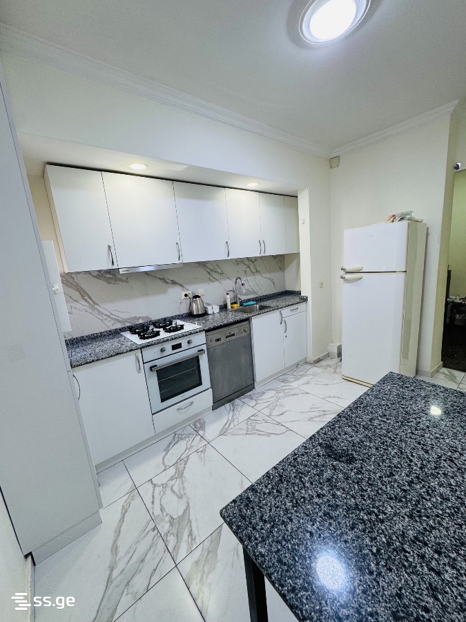 8 - 4 rooms