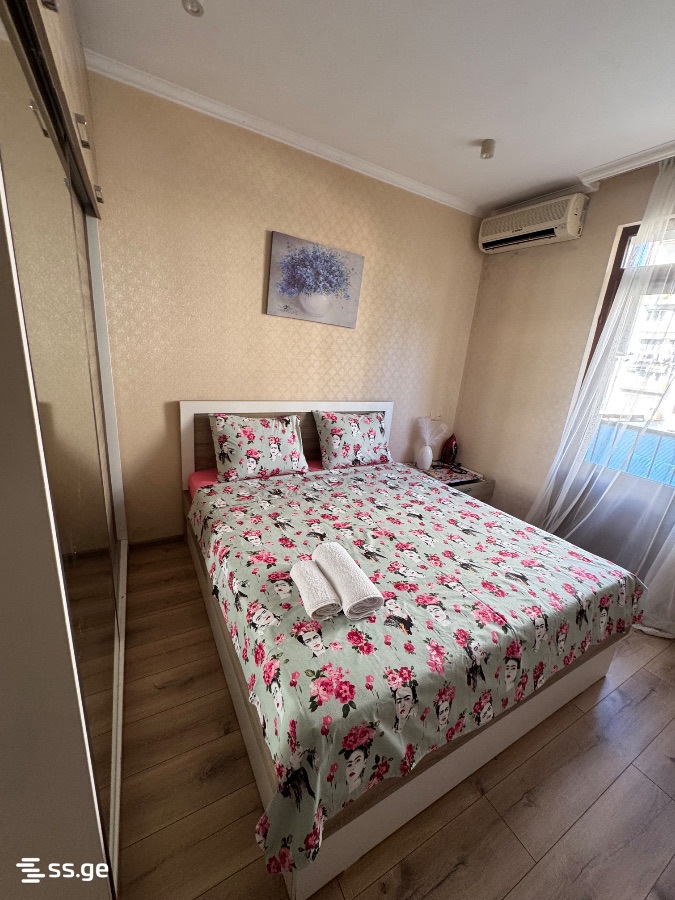 Khimshiashvili st. 27 - 3 rooms