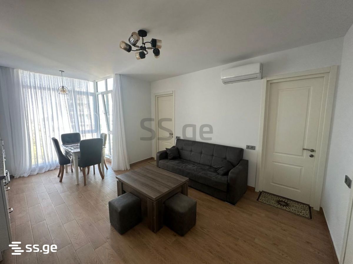 R. Nizharadze st. 9 - 3 rooms