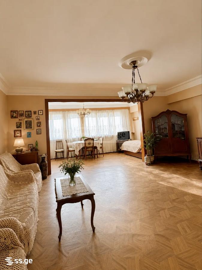 Dolidze st. 18 - 4 rooms