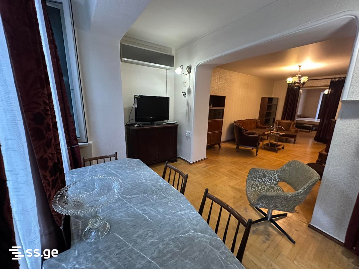 bakhtrioni st. 8 - 4 rooms