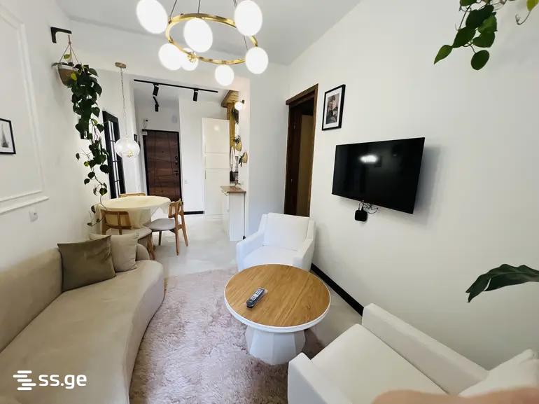 sairme st. 11 - 2 rooms
