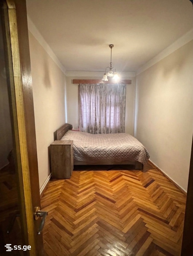 Givi Kvichidze st. 1 - 4 rooms