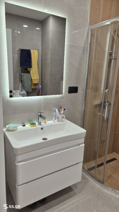 6 - 3 rooms