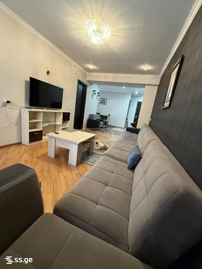 a.wereTlis avenue 72 - 5 rooms