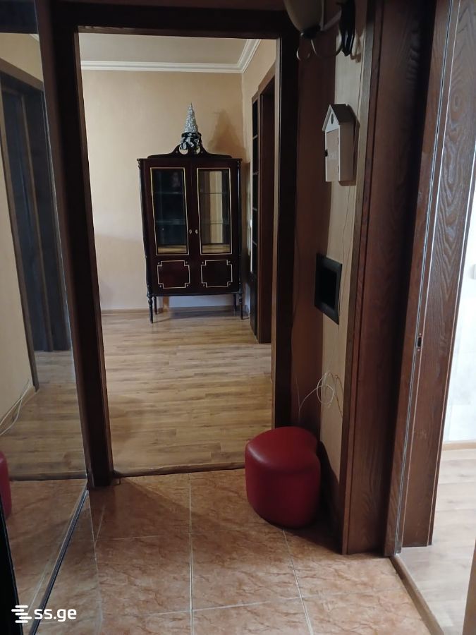10 - 4 rooms