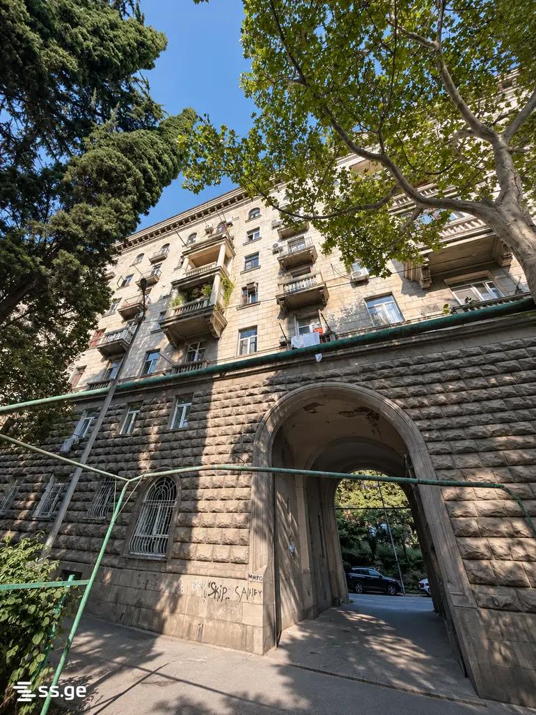 N. Dgebuadze St. 1 - 2 rooms