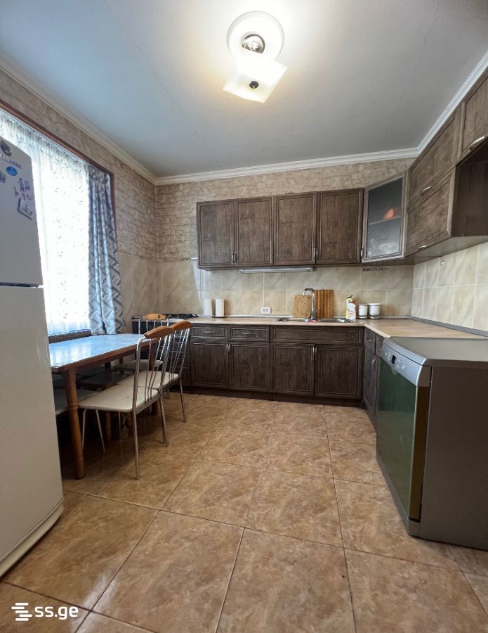 Sukhishvili st. 18 - 4 rooms