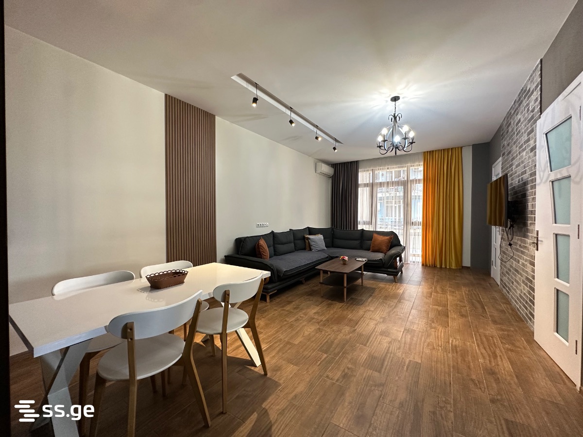 65 - 3 rooms