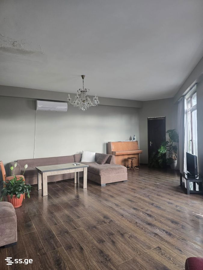 K. Gamsakhurdia st. 47 - 4 rooms