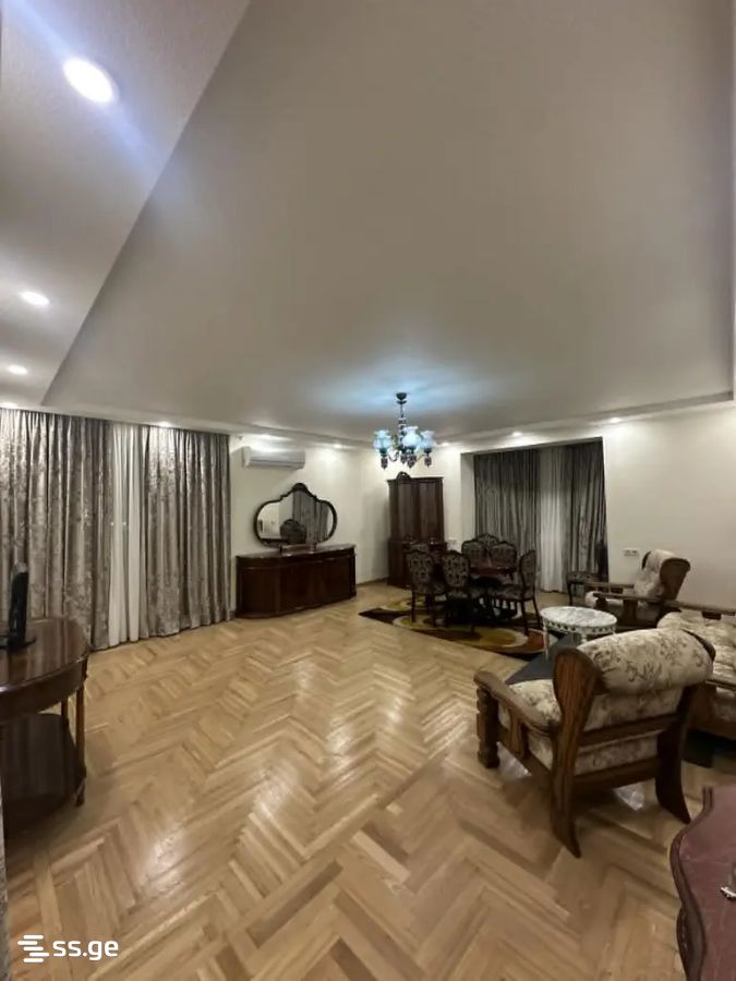 samtredia st. 2 - 4 rooms