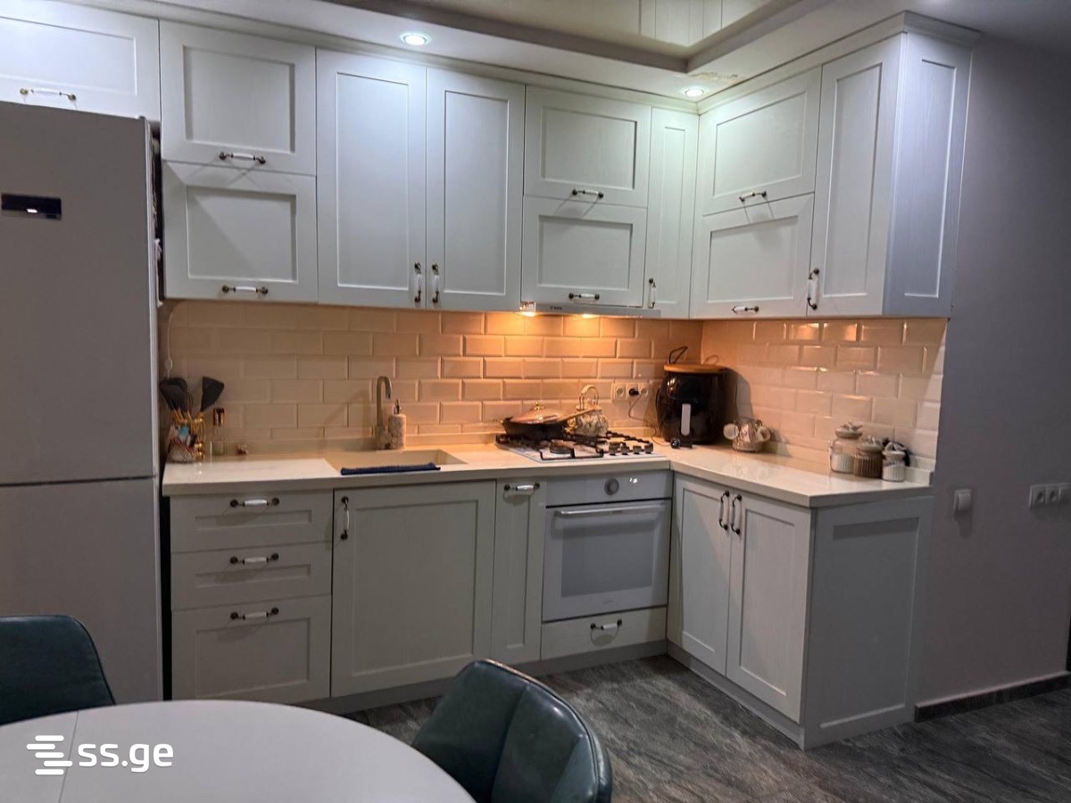 Sh. Rustaveli Ave. 10 - 3 rooms