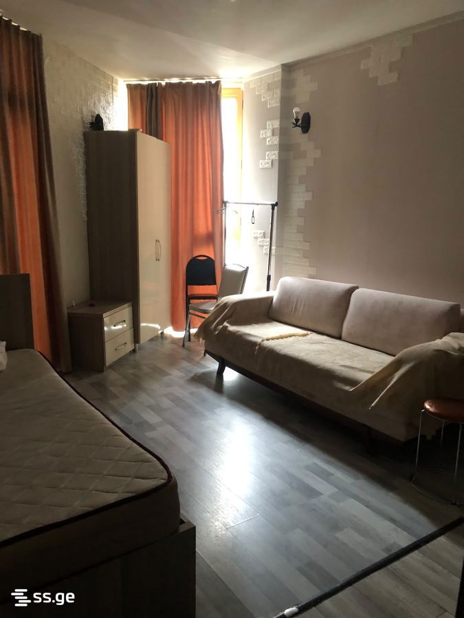 4 - 1 rooms