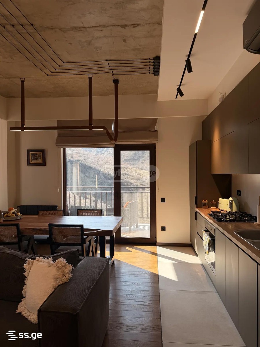 n. zhvania st. 11 - 3 rooms