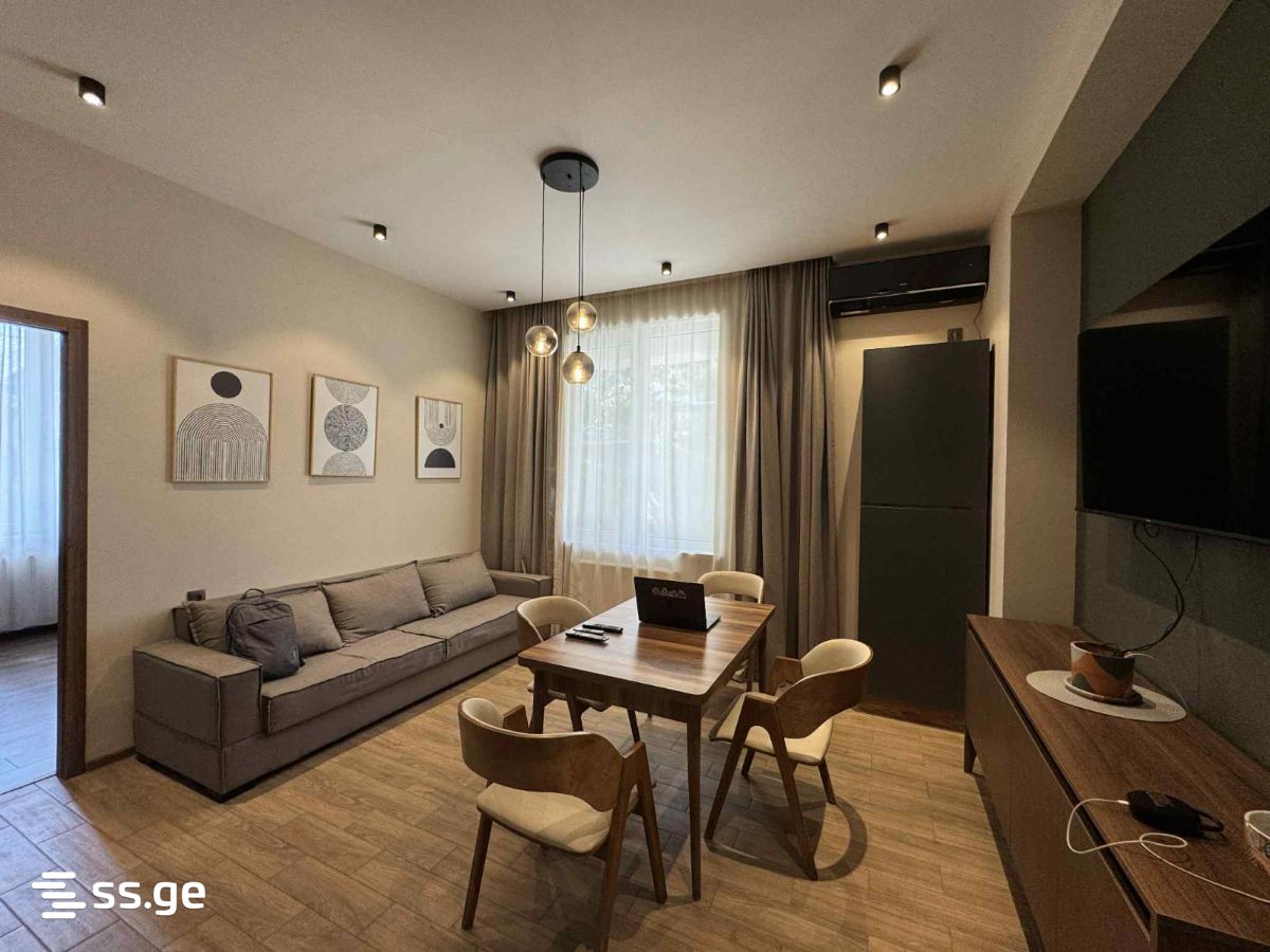chkondideli st. 22 - 3 rooms