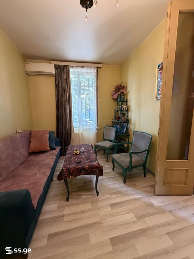 manjgaladze st. 20 - 5 rooms