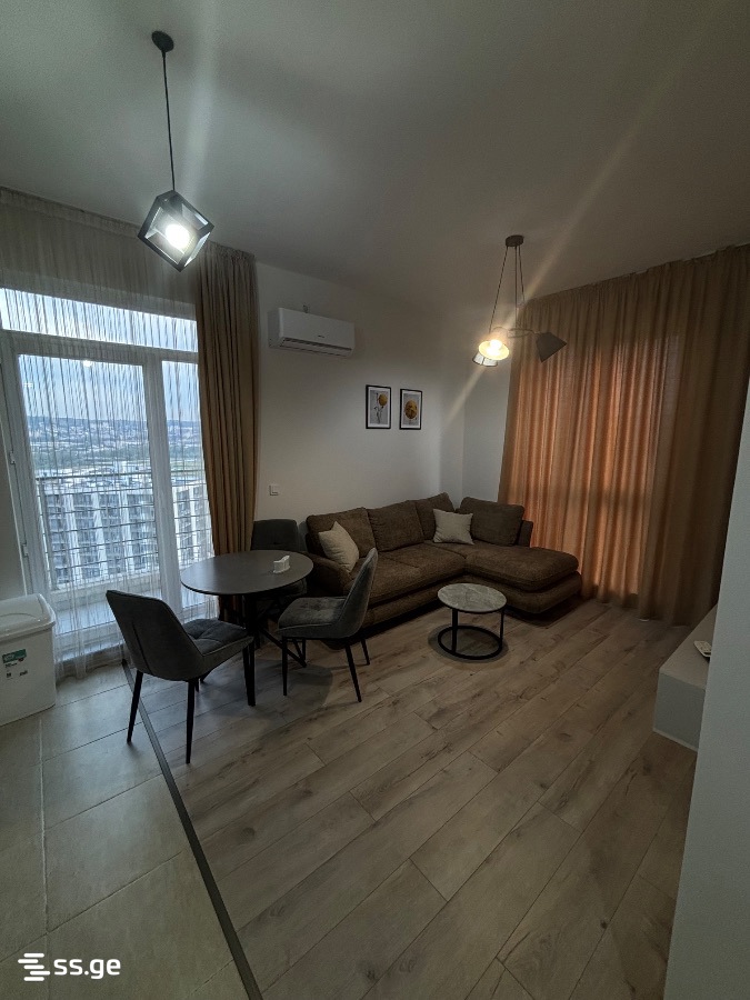 Bob walsh st. - 2 rooms