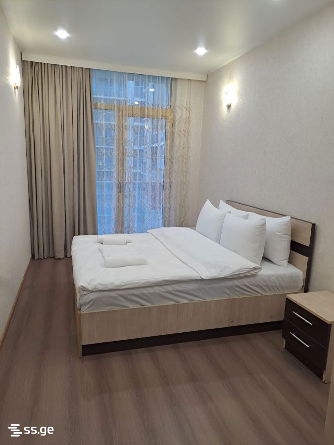 4 - 2 rooms