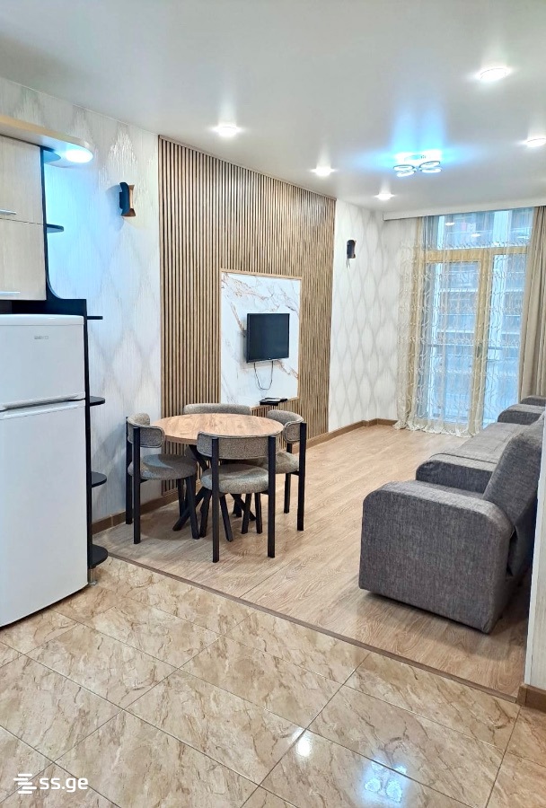 4 - 2 rooms