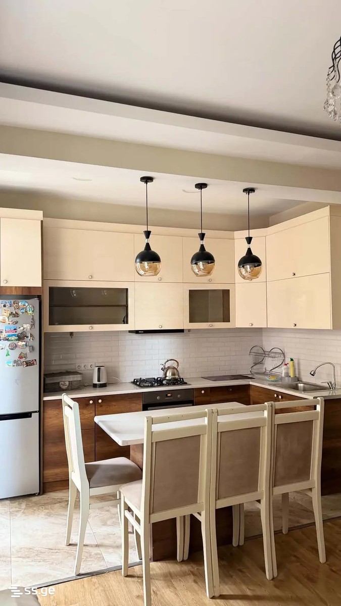 petre imeri st. 8 - 4 rooms