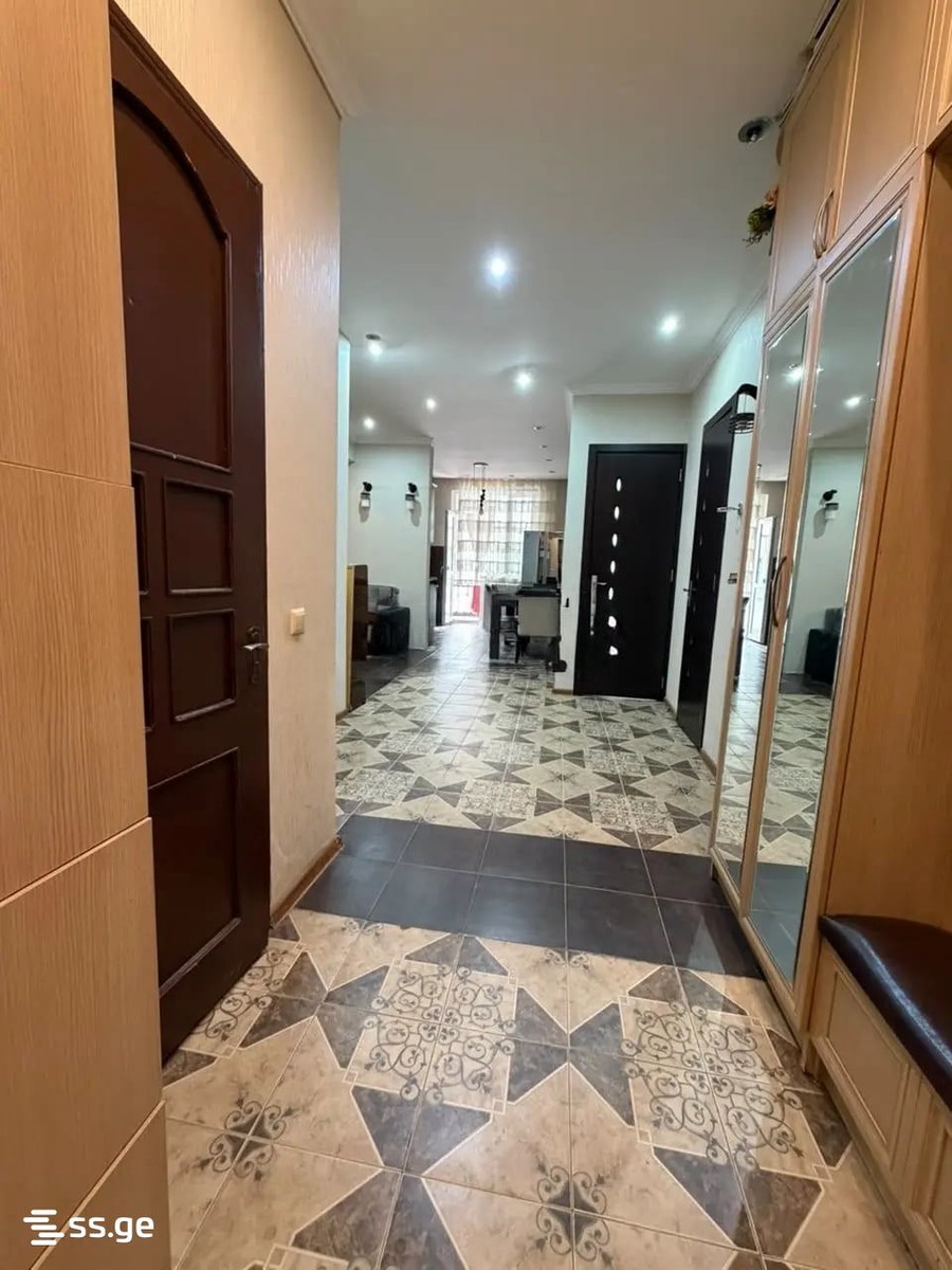 a.wereTlis avenue - 5 rooms