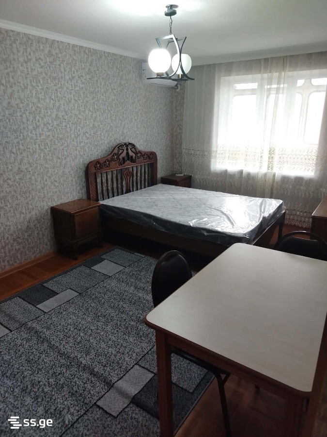 Zviad Gamsakhurdia st. 2 - 1 rooms