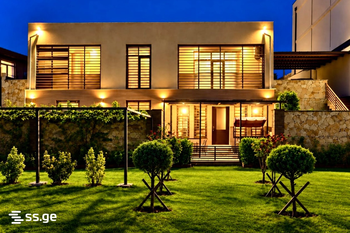 Lisi lake . - 10 rooms