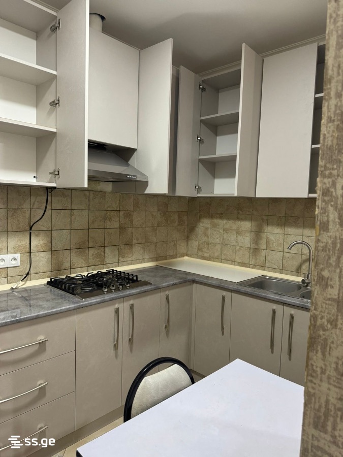navtlugi st. - 4 rooms