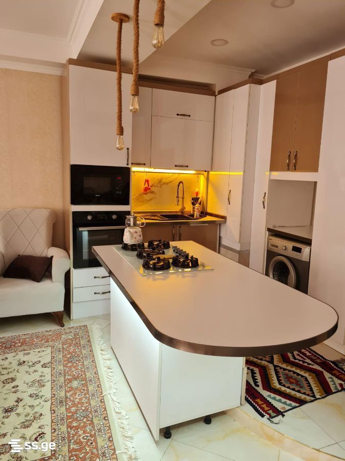 Tinatini st. 10 - 4 rooms