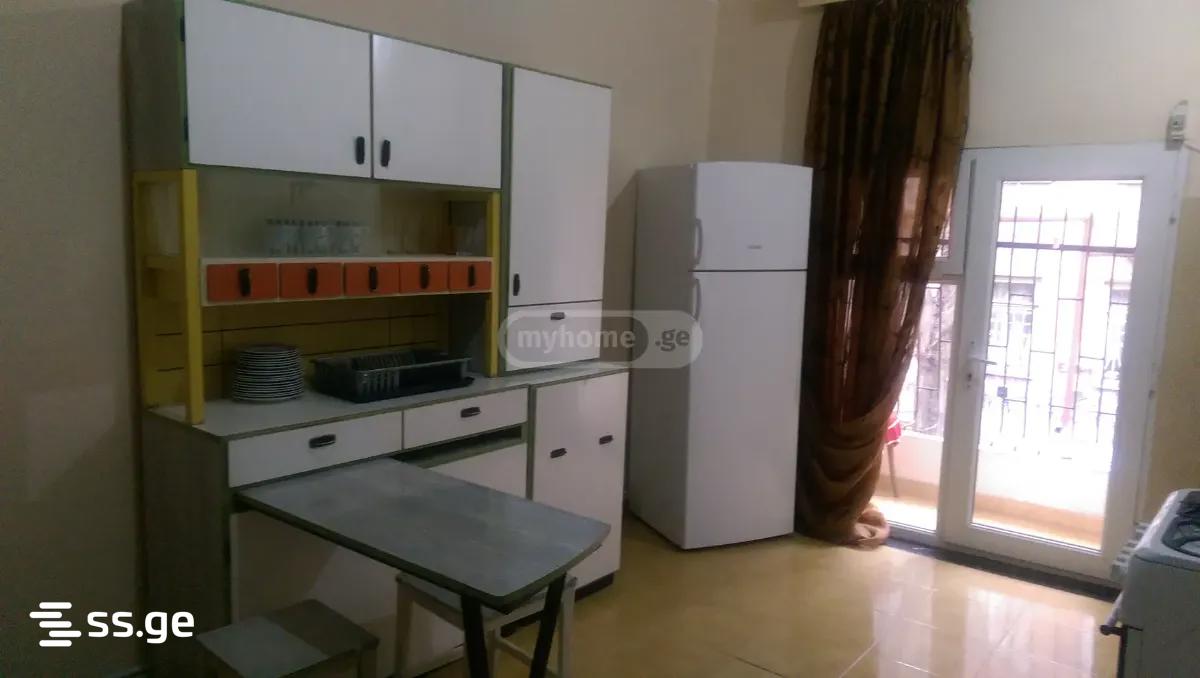 z. chavchavadze st. 4 - 5 rooms